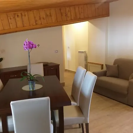 Dimora Nel Bosco Appartement *